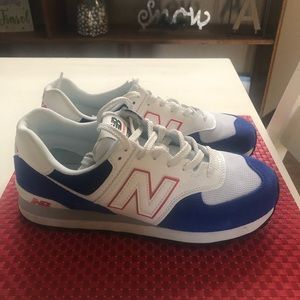 New Balance 574 Men’s 8/Women’s 9.5